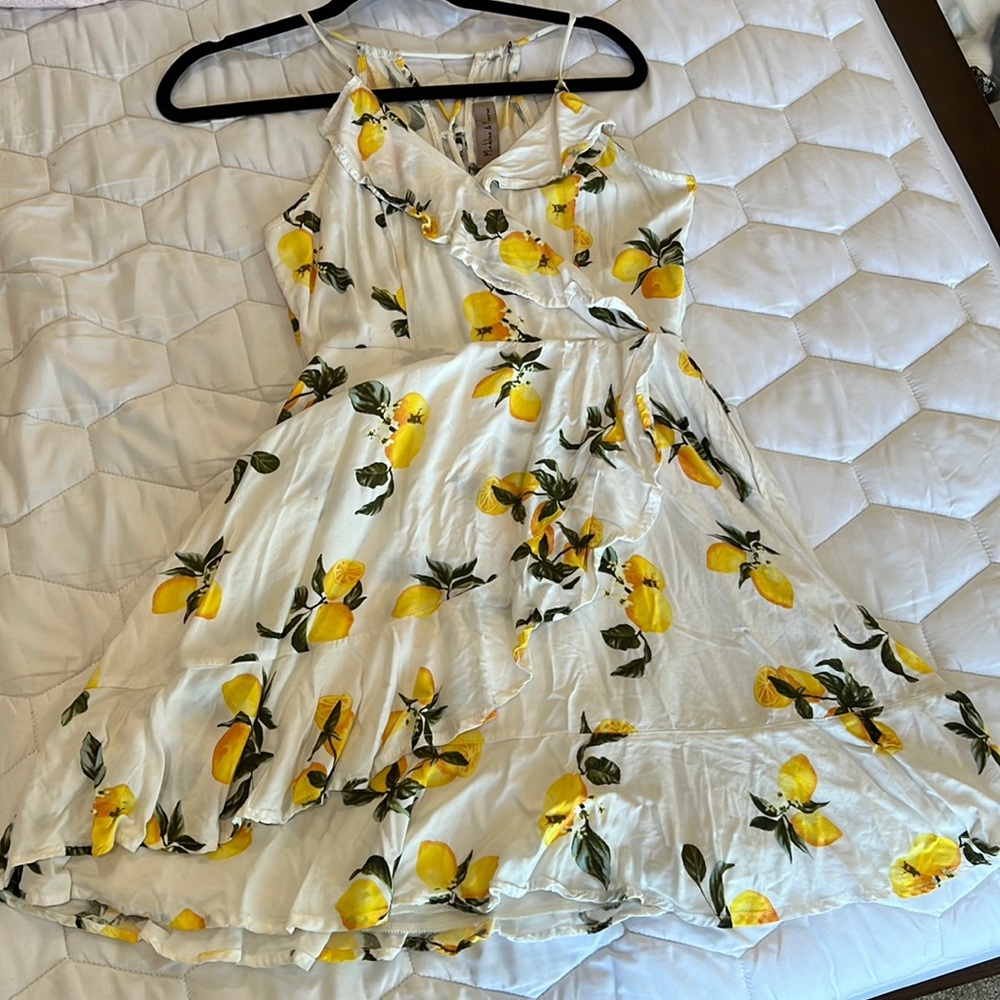 Madeline & Monroe summer ruffled dress 🤍